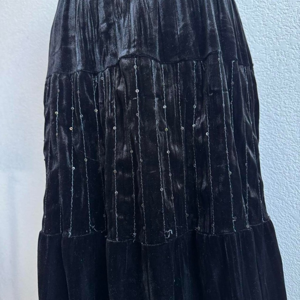 No Boundaries Black velvet midi skirt - Picture 3 of 8